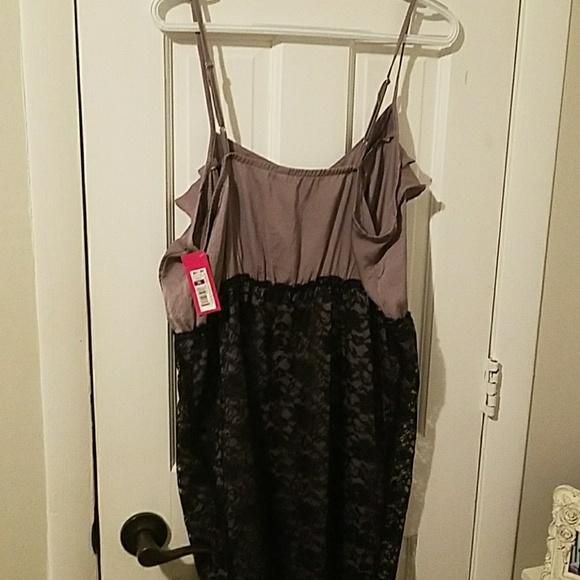 Dress - Picture 3 of 4